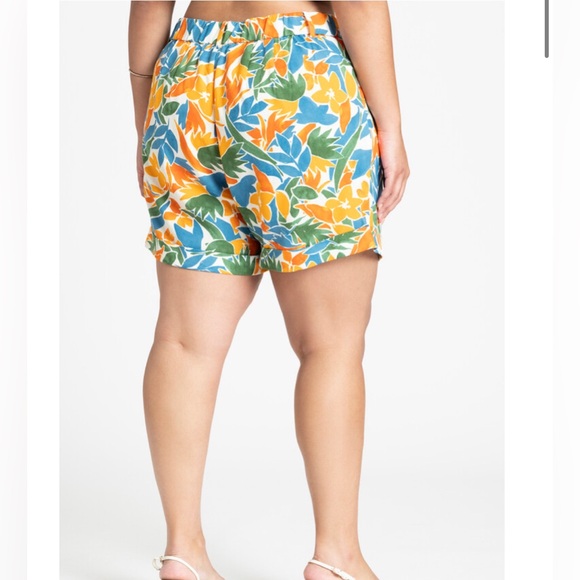 High Waisted Print Short - Picture 2 of 6